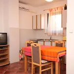 Apartment With Parking Space Valbandon, - 7304 Fazana