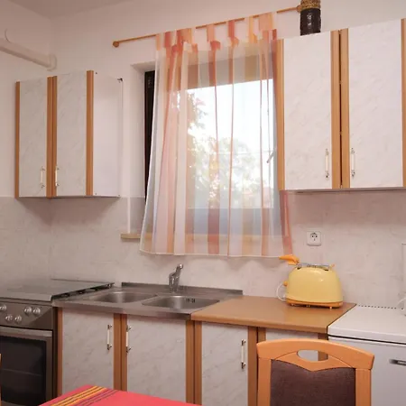 With A Parking Space Valbandon, - 7304 Apartment Fazana