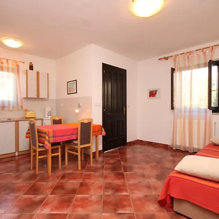 Apartment With A Parking Space Valbandon, - 7304