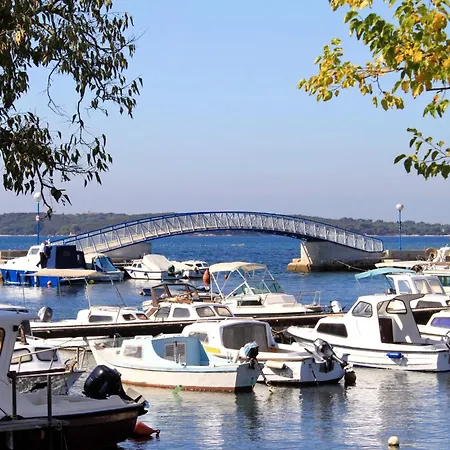 With Parking Space Valbandon, - 7304