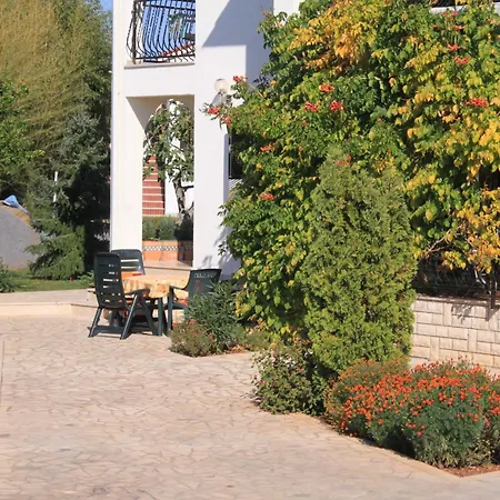 Apartment With A Parking Space Valbandon, - 7304