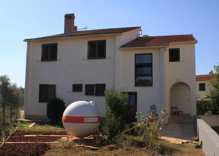 With Parking Space Valbandon, - 7304 *