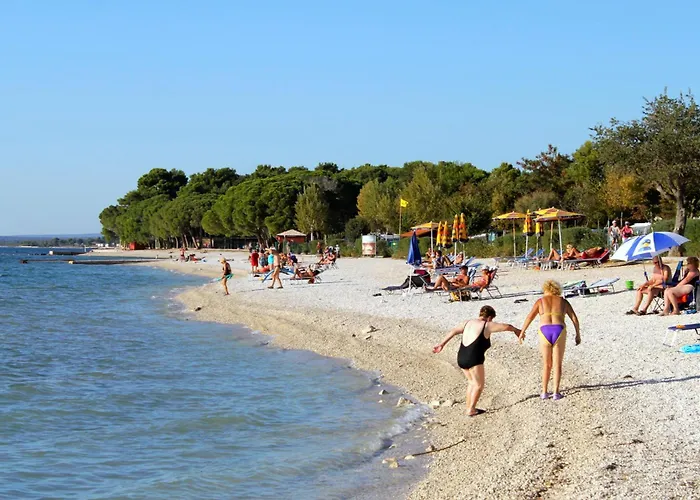 Διαμέρισμα With Parking Space Valbandon, - 7304